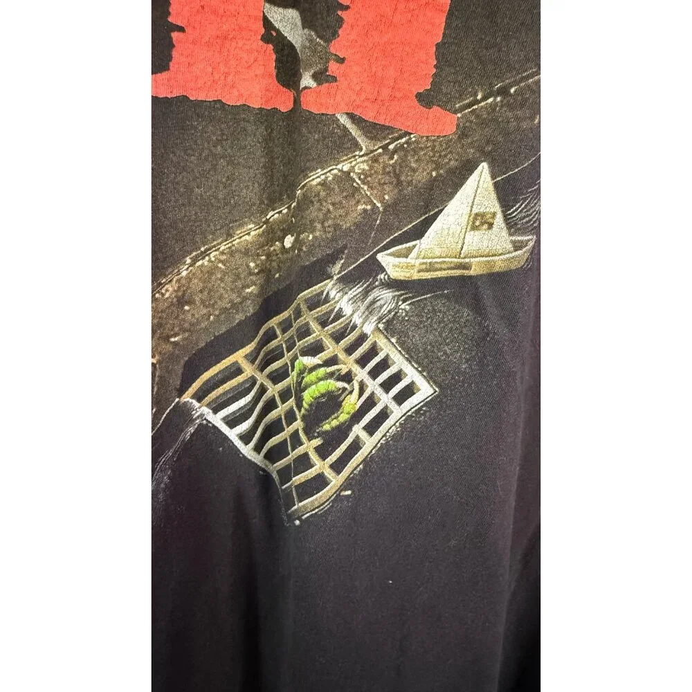 Out of Print Stephen King IT T-Shirt Black Pennywise Book Cover Large Horror - Picture 3 of 5
